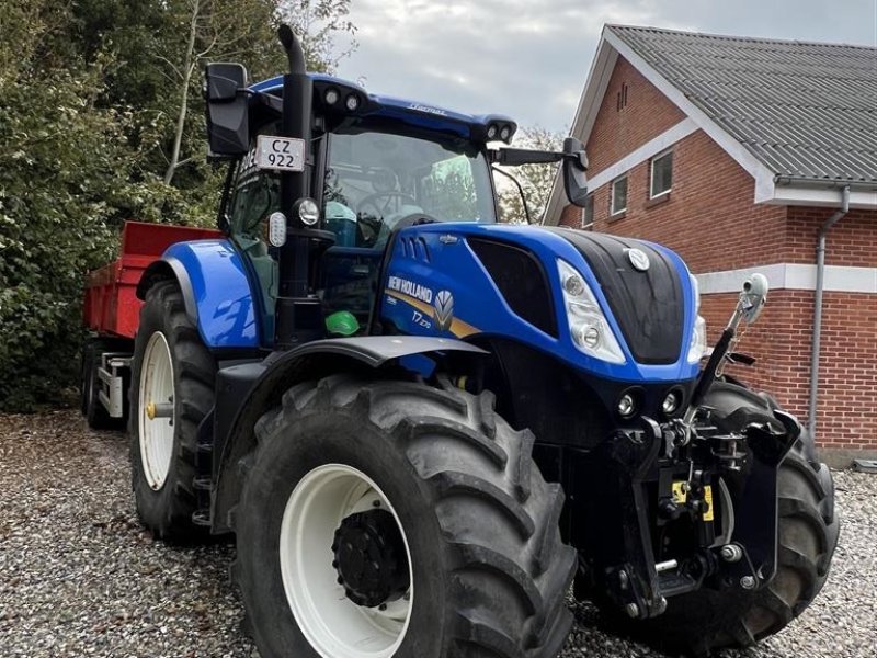 Traktor от тип New Holland T7.270 AC frontlift + PTO, Gebrauchtmaschine в Brønderslev