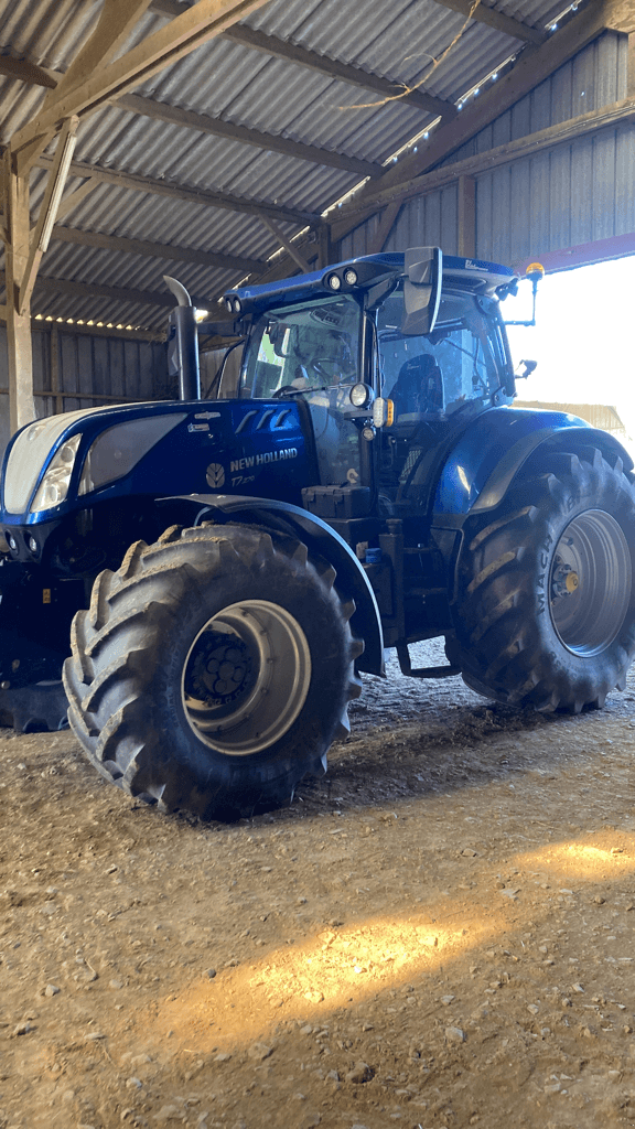 Traktor от тип New Holland T7.270 AC S5, Gebrauchtmaschine в TREMEUR (Снимка 1)