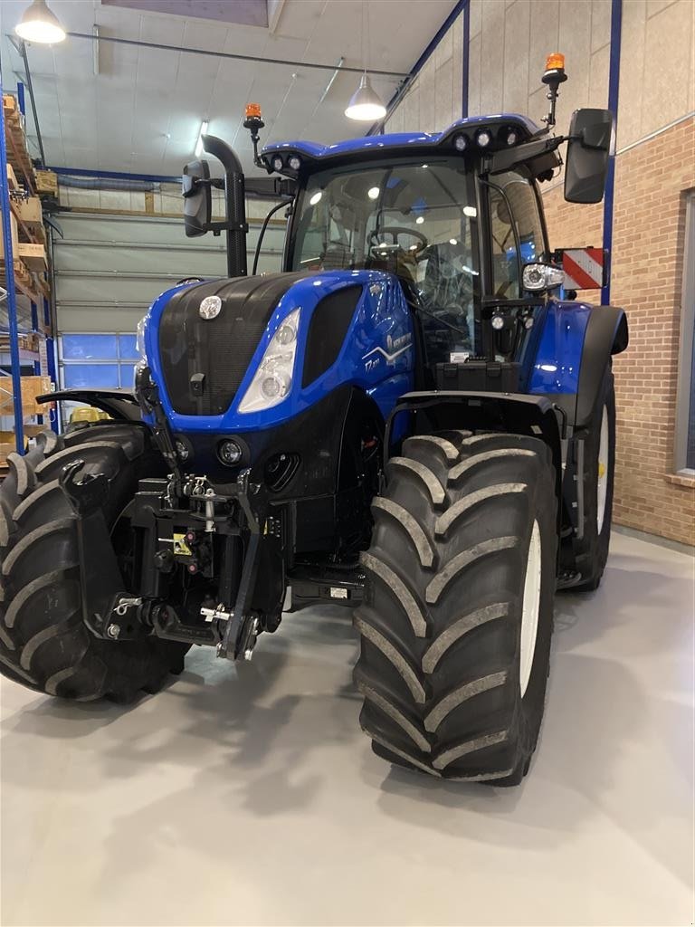 Traktor Türe ait New Holland T7.270 AC, Gebrauchtmaschine içinde Stenstrup (resim 1)