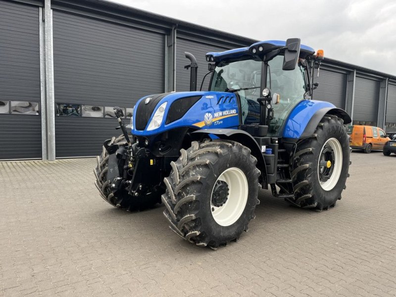 Traktor of the type New Holland T7.270 Auto Command, Gebrauchtmaschine in Hapert (Picture 1)