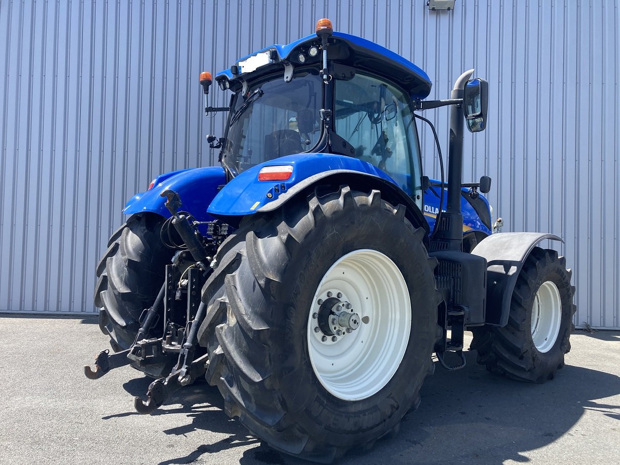 Traktor of the type New Holland T7.270 AUTO COMMAND, Gebrauchtmaschine in TREMEUR (Picture 5)