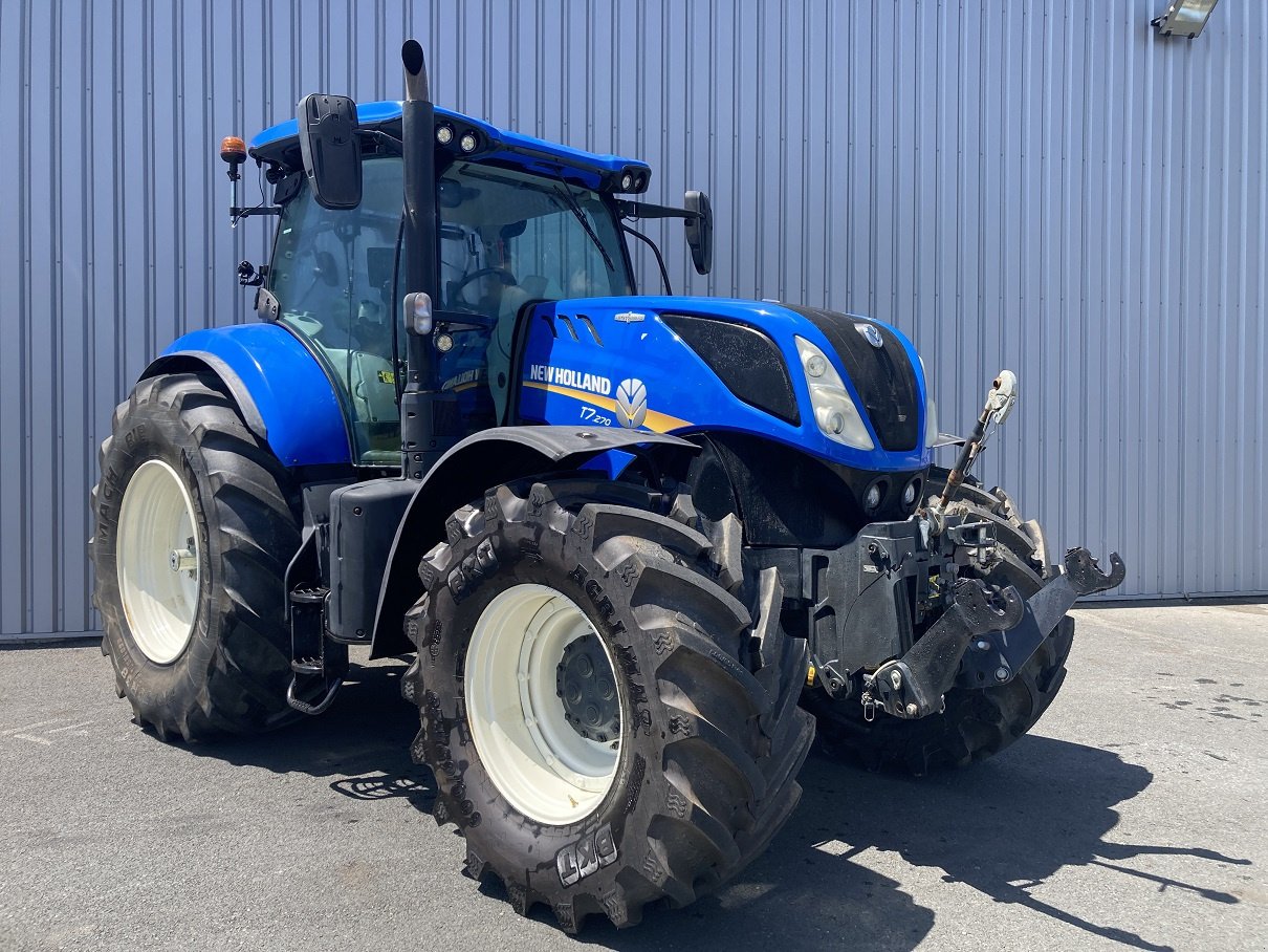 Traktor of the type New Holland T7.270 AUTO COMMAND, Gebrauchtmaschine in TREMEUR (Picture 3)