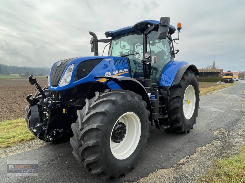 Traktor of the type New Holland T7.270 AutoCommand, Neumaschine in Lichtenfels (Picture 1)