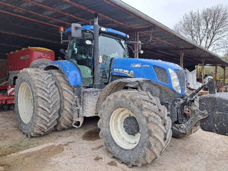 Traktor van het type New Holland T7.270 SW II, Gebrauchtmaschine in VERT TOULON