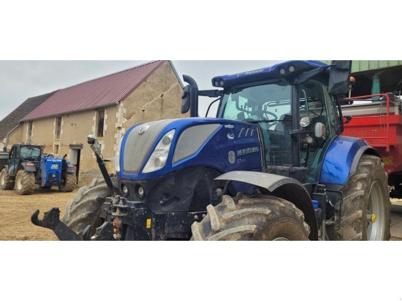 Traktor типа New Holland T7.270AC, Gebrauchtmaschine в BRAY en Val (Фотография 1)