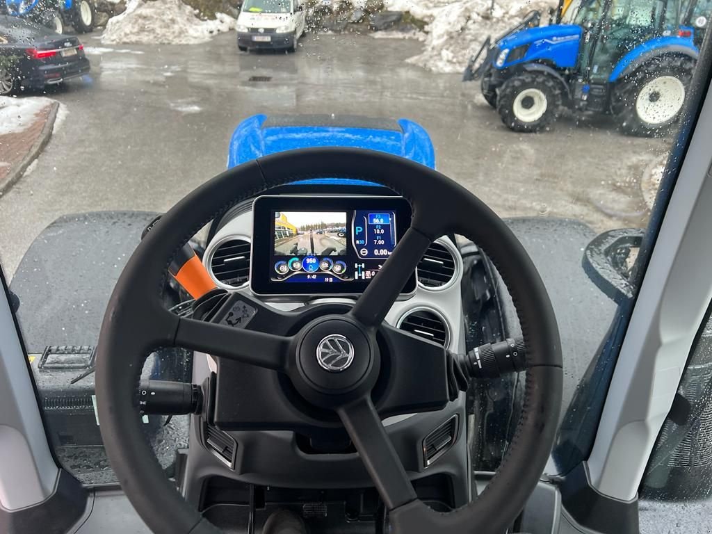 Traktor του τύπου New Holland T7.300 AC NEW GEN, Neumaschine σε Burgkirchen (Φωτογραφία 2)