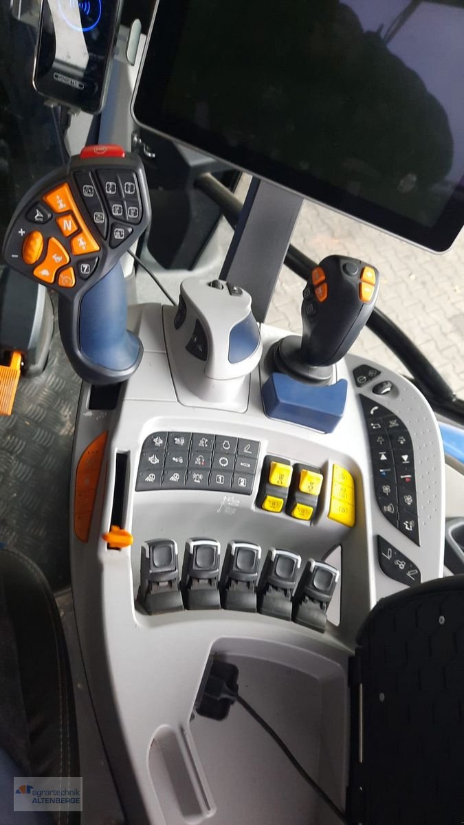 Traktor Türe ait New Holland T7.300 AC PLMI, Vorführmaschine içinde Altenberge (resim 8)