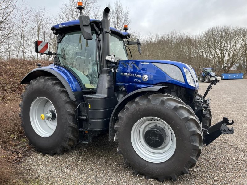 Traktor of the type New Holland T7.300 Auto Command, Gebrauchtmaschine in Maribo (Picture 1)