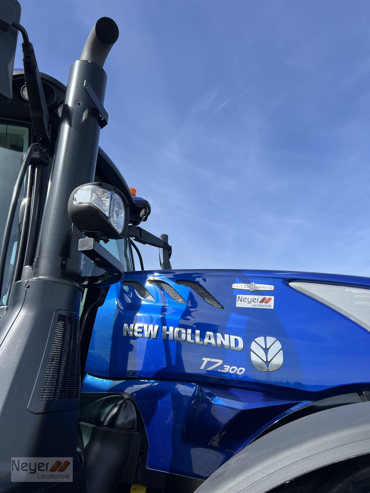 Traktor of the type New Holland T7.300 Blue Power, Neumaschine in Bad Waldsee Mennisweiler (Picture 4)