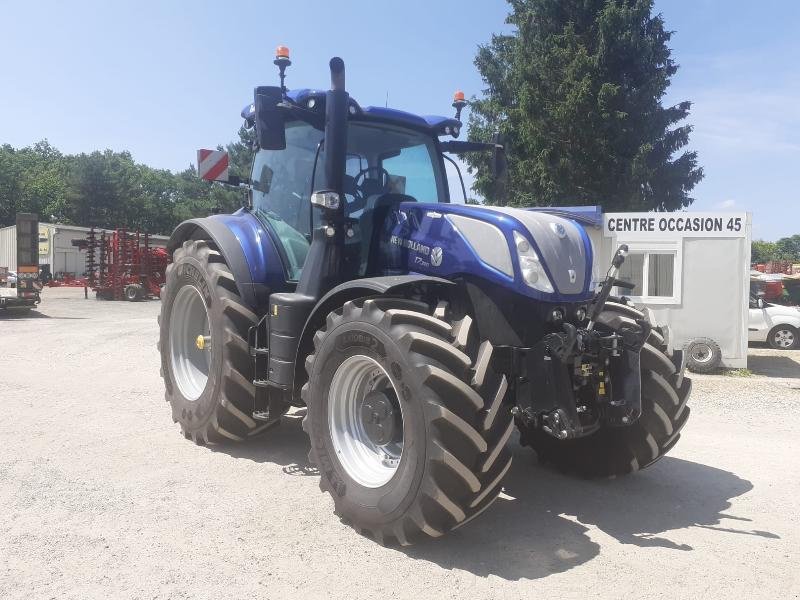 Traktor of the type New Holland T7.300AC, Gebrauchtmaschine in BRAY en Val (Picture 1)