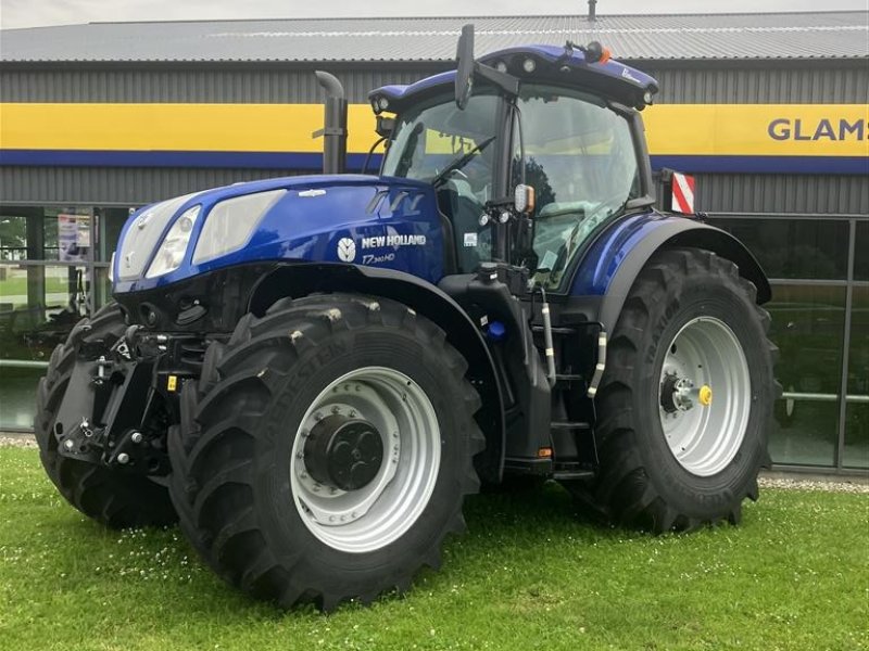 Traktor of the type New Holland T7.340 HD, Gebrauchtmaschine in Glamsbjerg