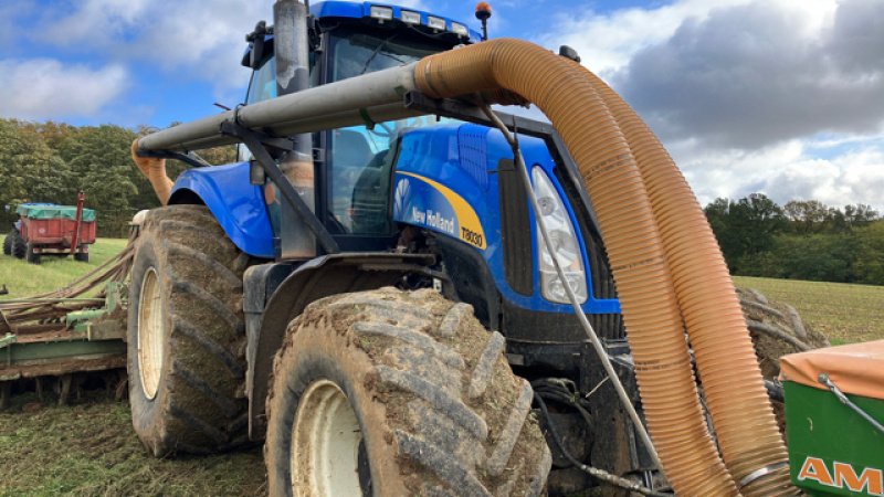 Traktor typu New Holland T8030, Gebrauchtmaschine w Channes (Zdjęcie 3)