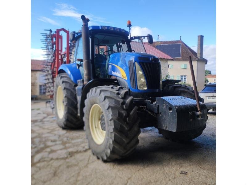 Traktor des Typs New Holland T8040, Gebrauchtmaschine in CHAUMONT (Bild 2)