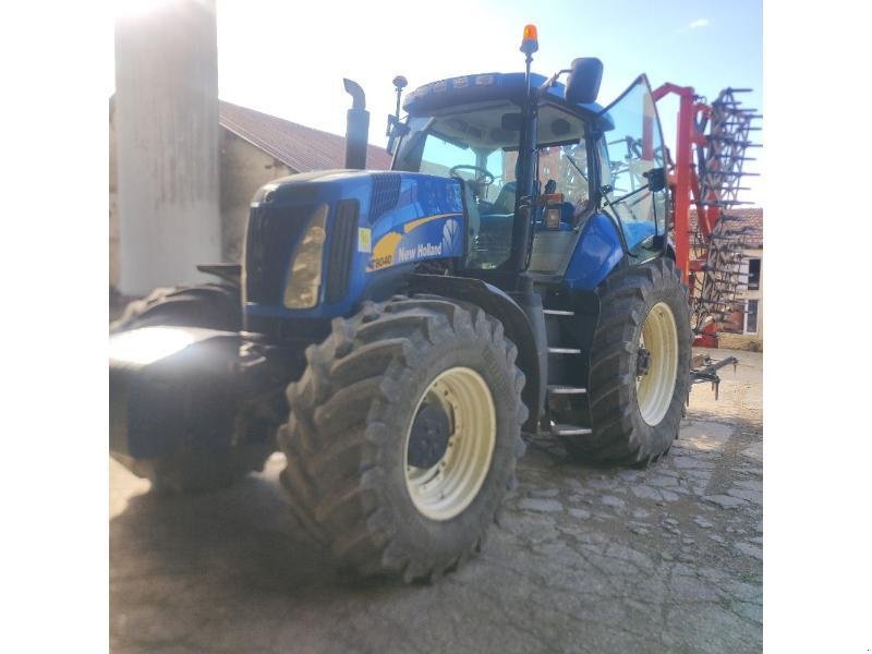 Traktor du type New Holland T8040, Gebrauchtmaschine en CHAUMONT (Photo 1)