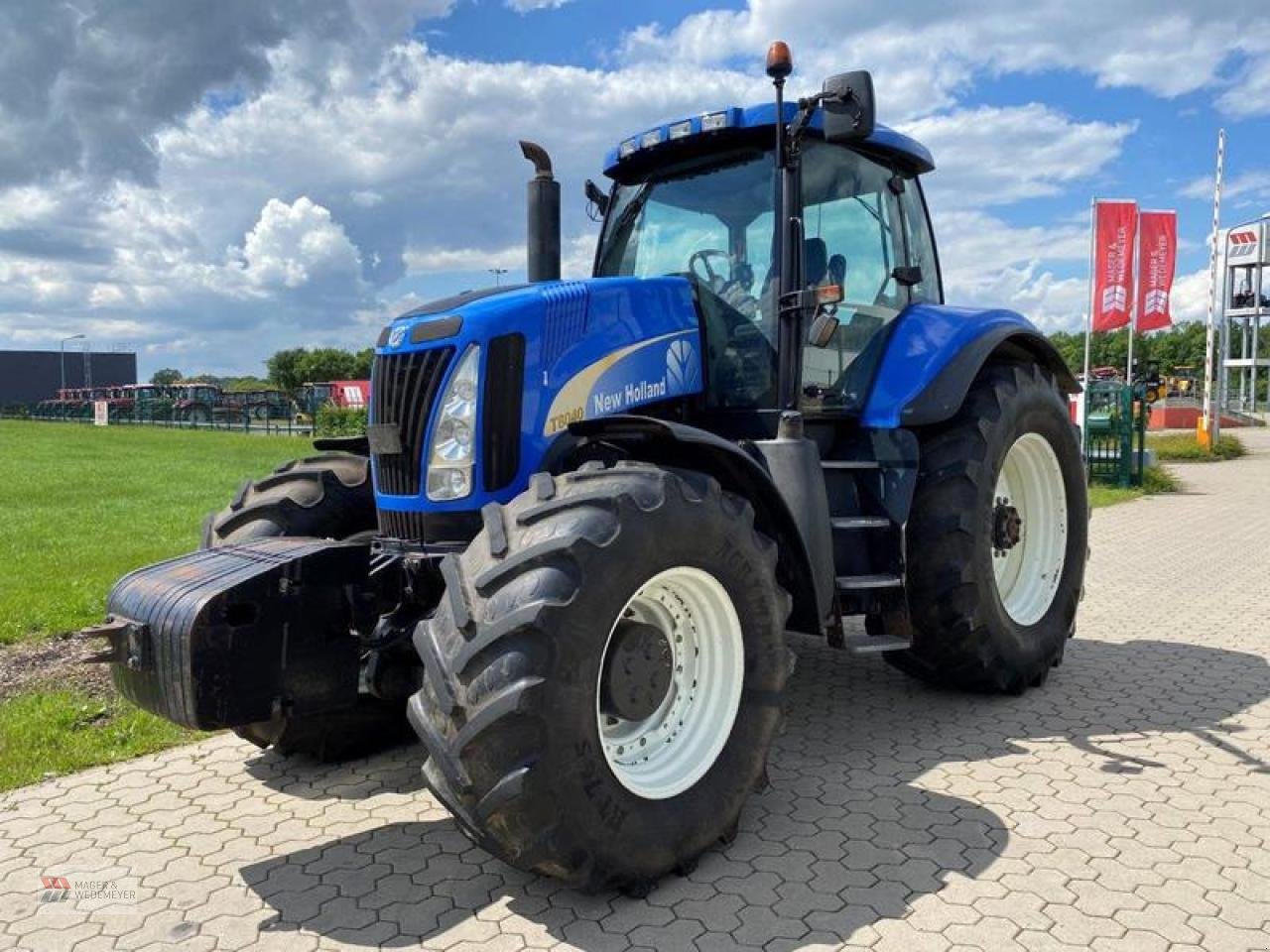 Traktor типа New Holland T8040, Gebrauchtmaschine в Oyten (Фотография 1)