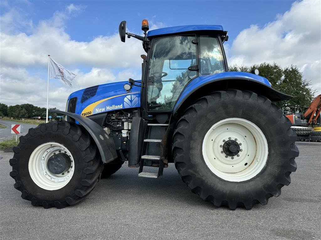 Traktor of the type New Holland T8050 MED AFFJEDRET FORAKSEL!, Gebrauchtmaschine in Nørager (Picture 4)