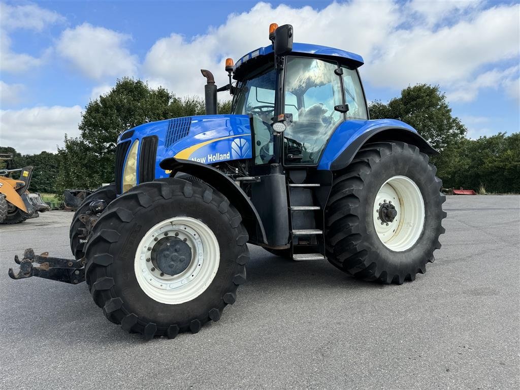 Traktor of the type New Holland T8050 MED AFFJEDRET FORAKSEL!, Gebrauchtmaschine in Nørager (Picture 2)