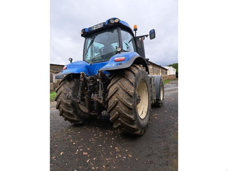 Traktor typu New Holland T8330, Gebrauchtmaschine v CHATEAUBRIANT CEDEX (Obrázok 2)