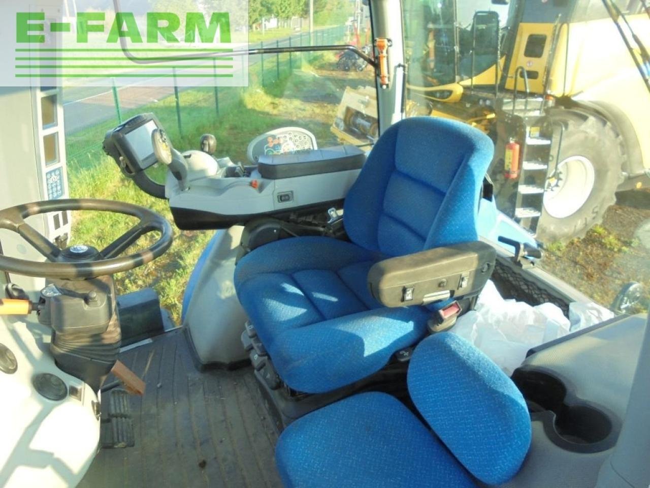 Traktor tipa New Holland t8.330, Gebrauchtmaschine u Authon (Slika 6)