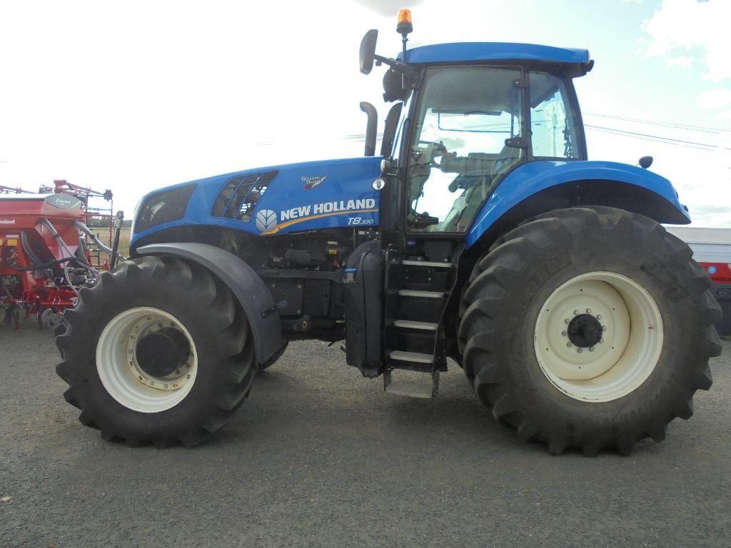 Traktor des Typs New Holland T8.330, Gebrauchtmaschine in AUTHON (Bild 5)