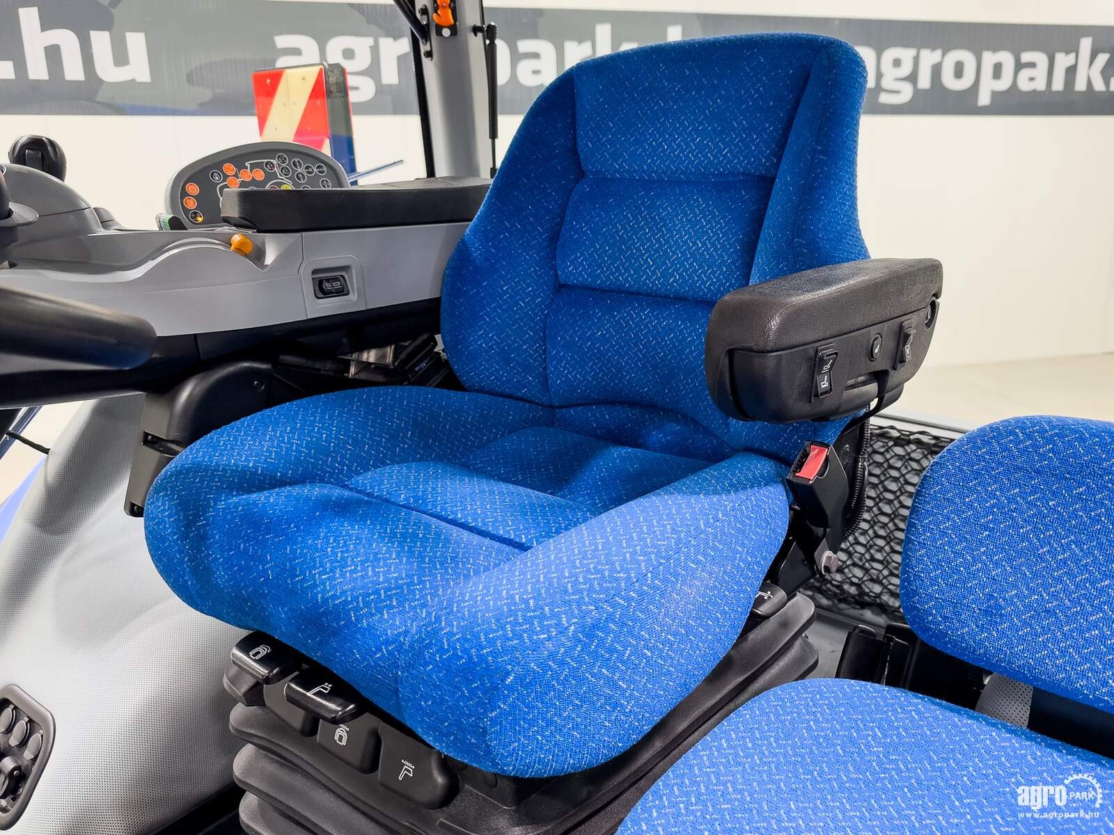 Traktor Türe ait New Holland T8.380, Gebrauchtmaschine içinde Csengele (resim 11)