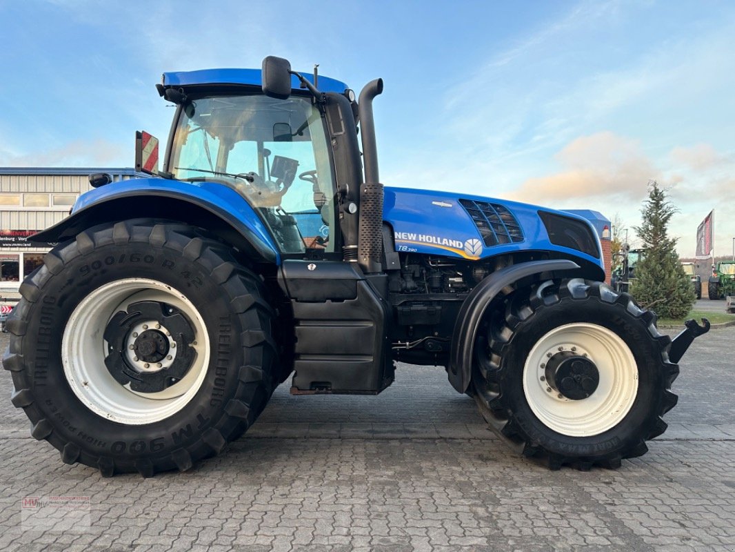 Traktor of the type New Holland T8.390 AutoCommand, Neumaschine in Neubrandenburg (Picture 2)