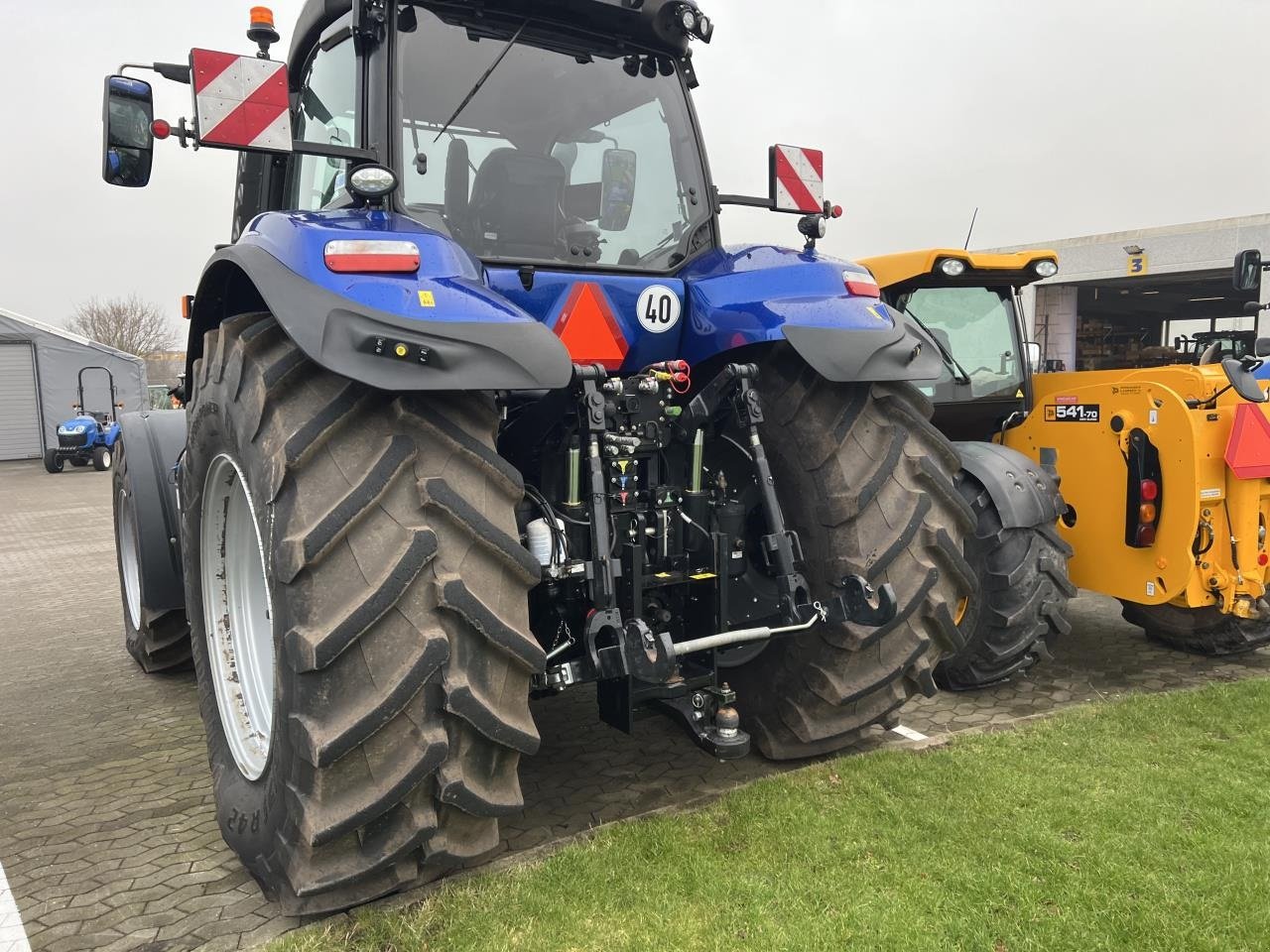 Traktor des Typs New Holland T8.410 AC STAGE V, Gebrauchtmaschine in Hadsten (Bild 3)