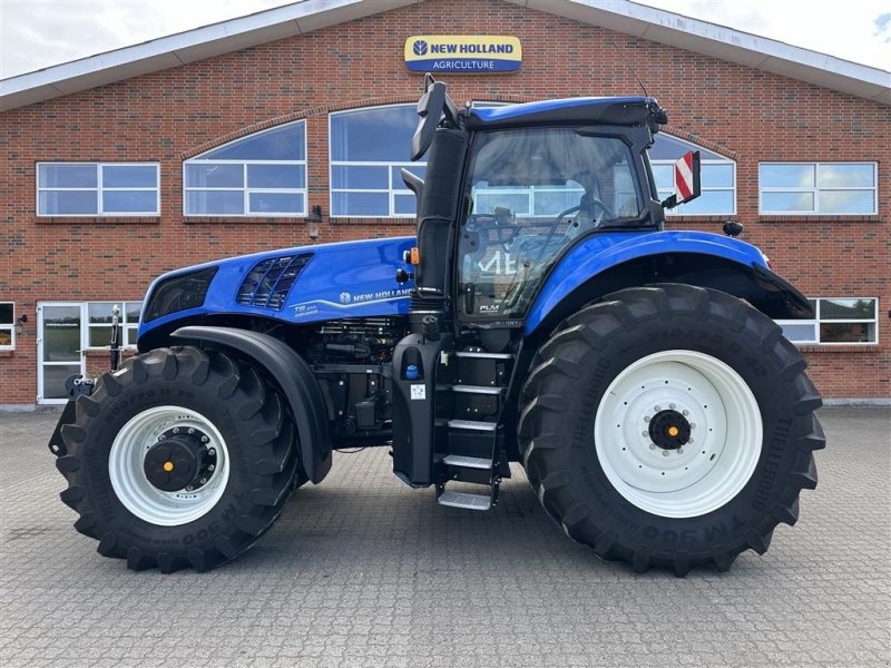 Traktor от тип New Holland T8.410 PLMI UltraCommand, Gebrauchtmaschine в Gjerlev J. (Снимка 1)