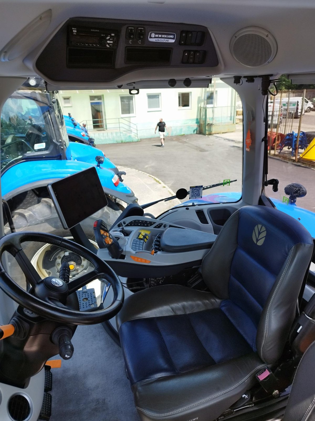 Traktor του τύπου New Holland T8.410, Gebrauchtmaschine σε Nitra (Φωτογραφία 5)