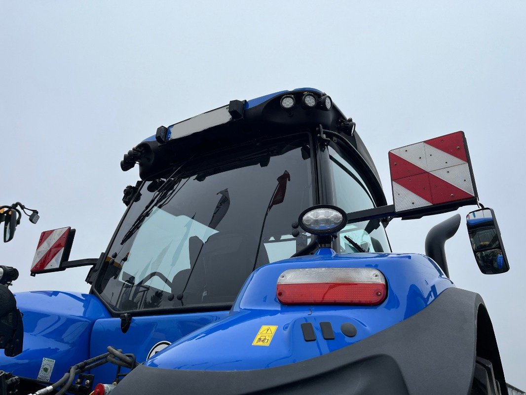 Traktor typu New Holland T8.435 AC Stage 5, Vorführmaschine w Ebersbach (Zdjęcie 16)