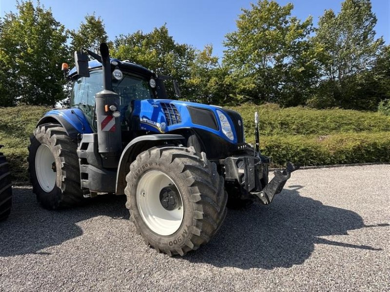 Traktor of the type New Holland T8.435 Auto Command Tier 4B, Gebrauchtmaschine in Maribo