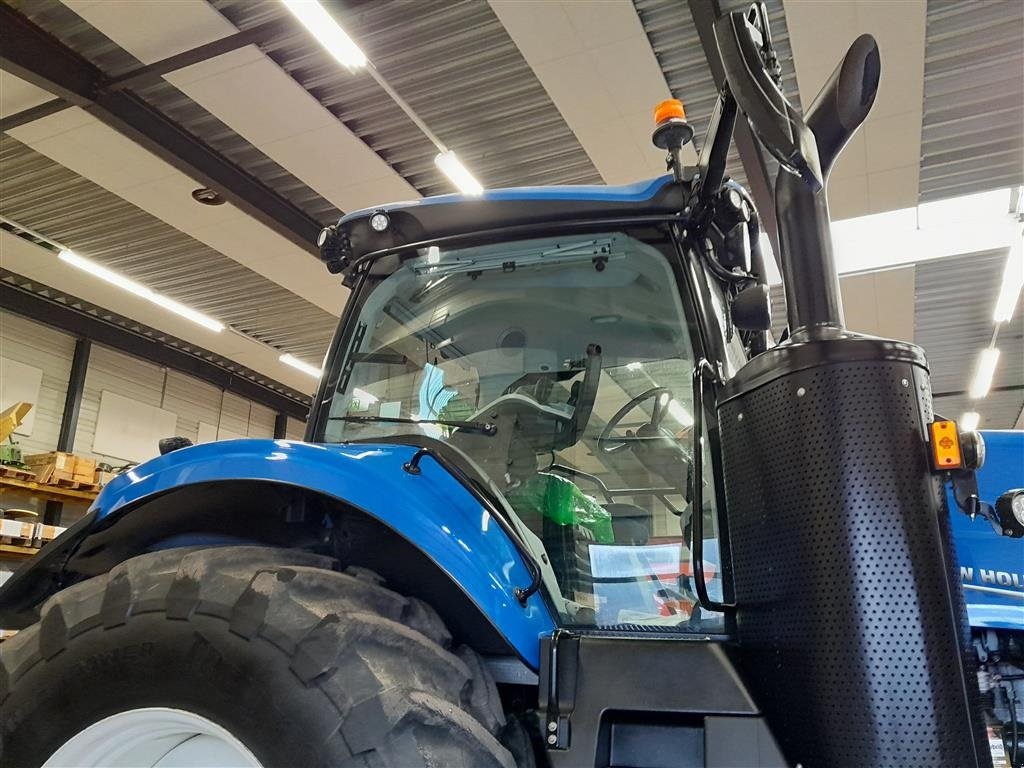 Traktor typu New Holland T8.435 Med GPS - 3 ÅR TIL 1,99% I RENTE, Gebrauchtmaschine v Horsens (Obrázok 6)