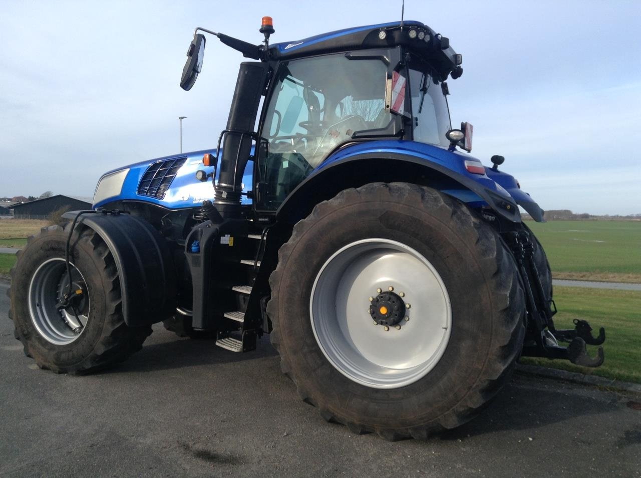 Traktor του τύπου New Holland T8.435 PLMI NYE DÆK, Gebrauchtmaschine σε Farsø (Φωτογραφία 2)