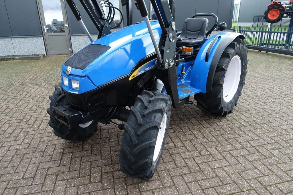 Traktor of the type New Holland TCE45 4wd / 02755 Draaiuren / Voorlader, Gebrauchtmaschine in Swifterband (Picture 5)