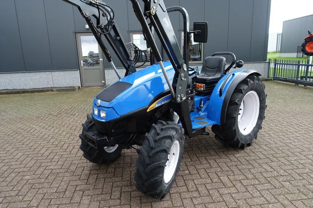 Traktor of the type New Holland TCE45 4wd / 02755 Draaiuren / Voorlader, Gebrauchtmaschine in Swifterband (Picture 4)