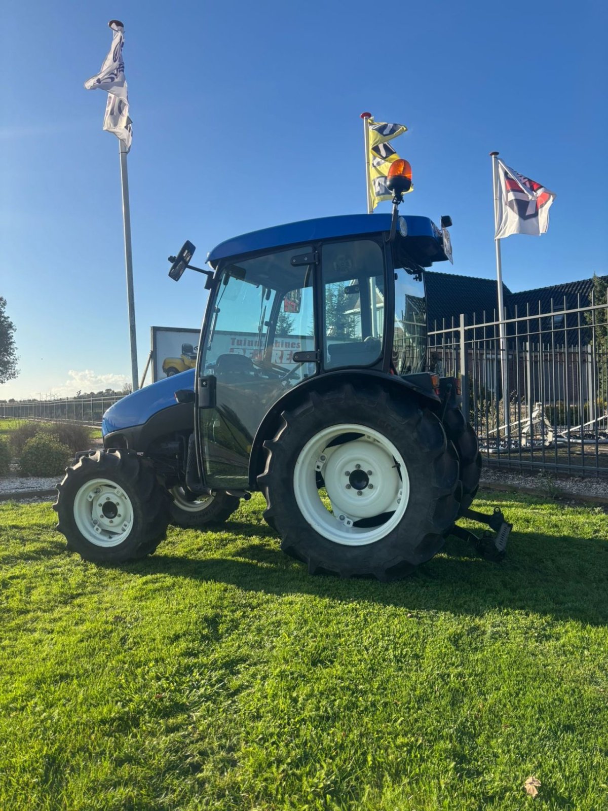 Traktor van het type New Holland Tce45, Gebrauchtmaschine in Wadenoijen (Foto 4)