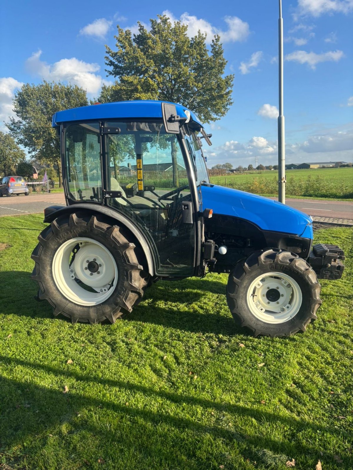 Traktor of the type New Holland Tce45, Gebrauchtmaschine in Wadenoijen (Picture 2)