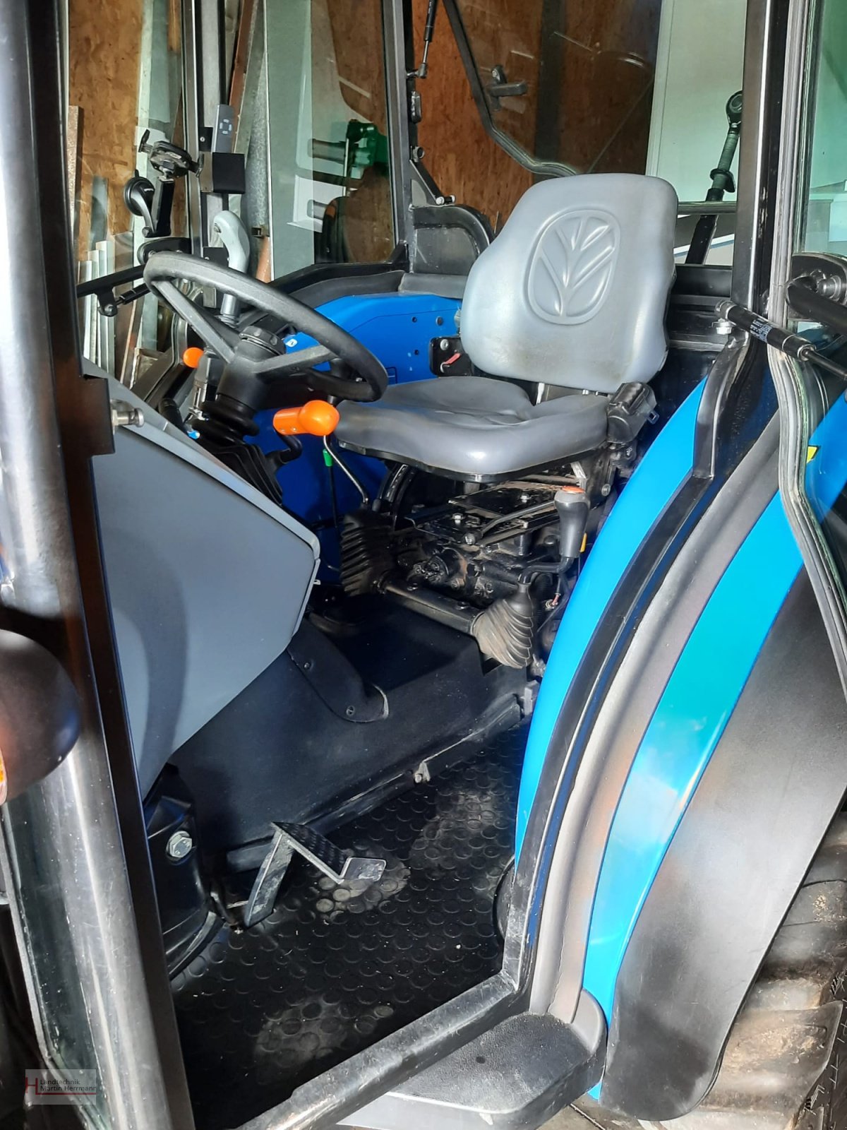 Traktor van het type New Holland TD 3.50, Gebrauchtmaschine in Steinfeld (Foto 4)