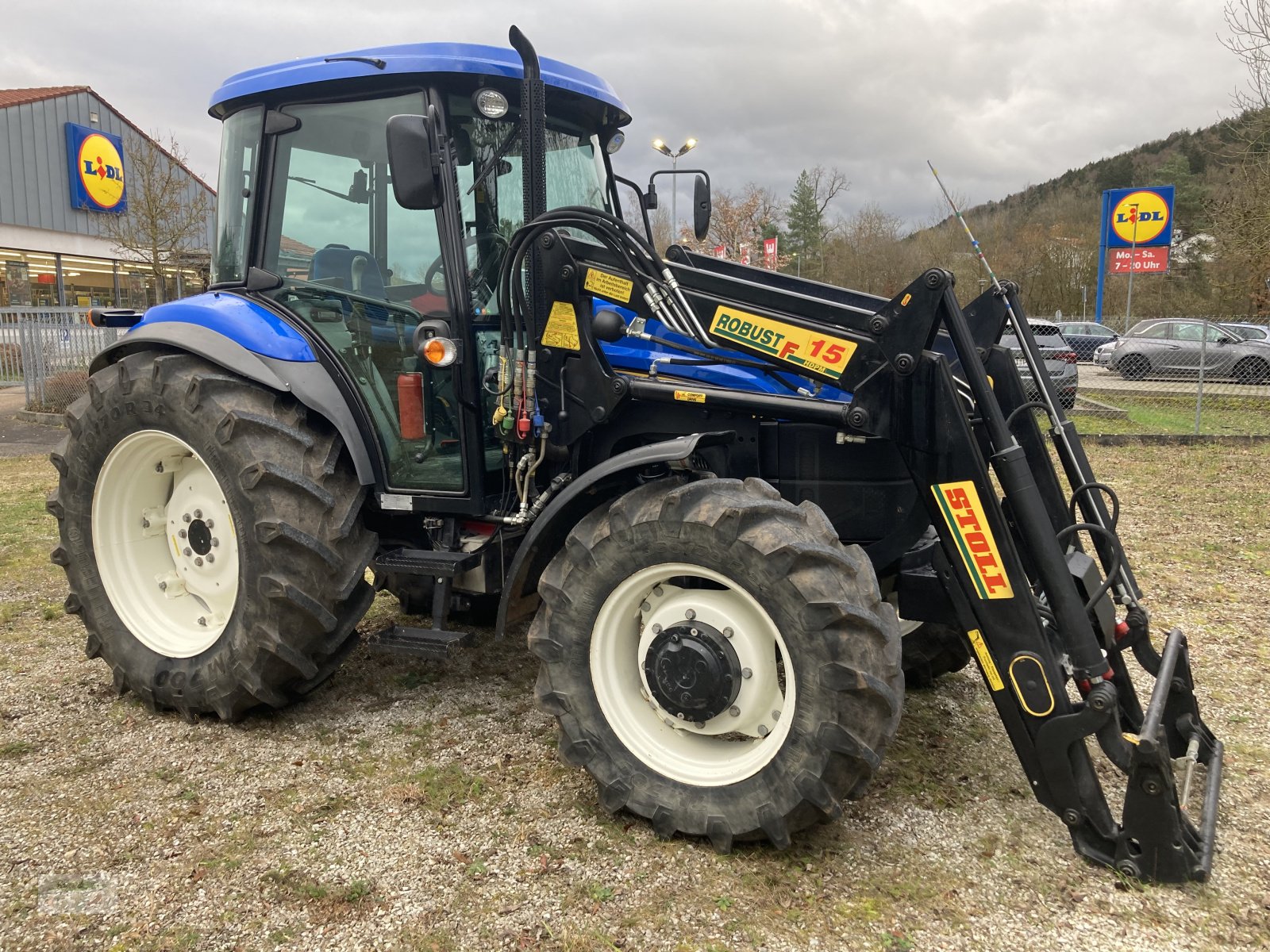 Traktor van het type New Holland TD 5040, Gebrauchtmaschine in Beilngries (Foto 1)