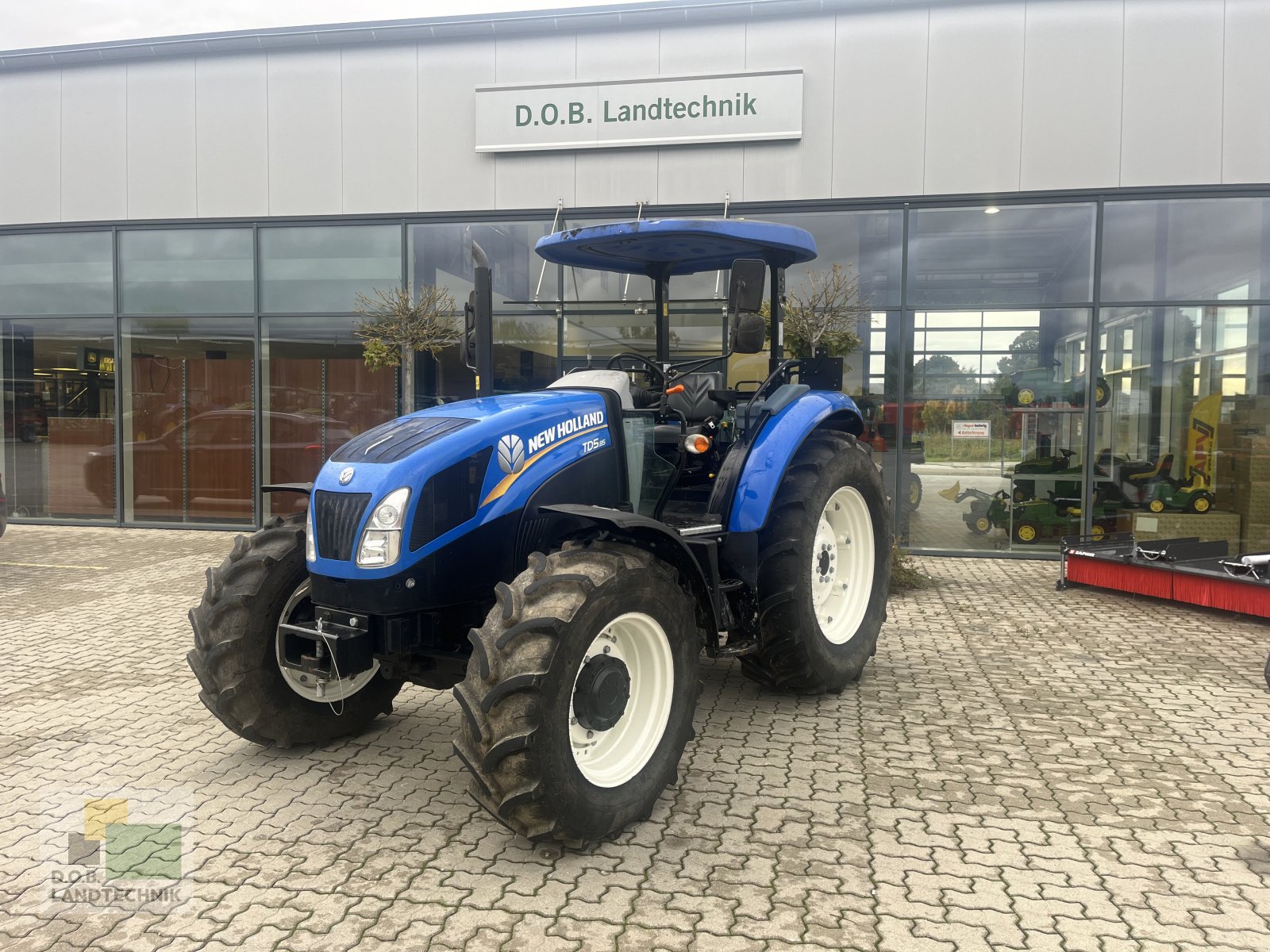 Traktor of the type New Holland TD 5.85, Gebrauchtmaschine in Langweid am Lech (Picture 1)