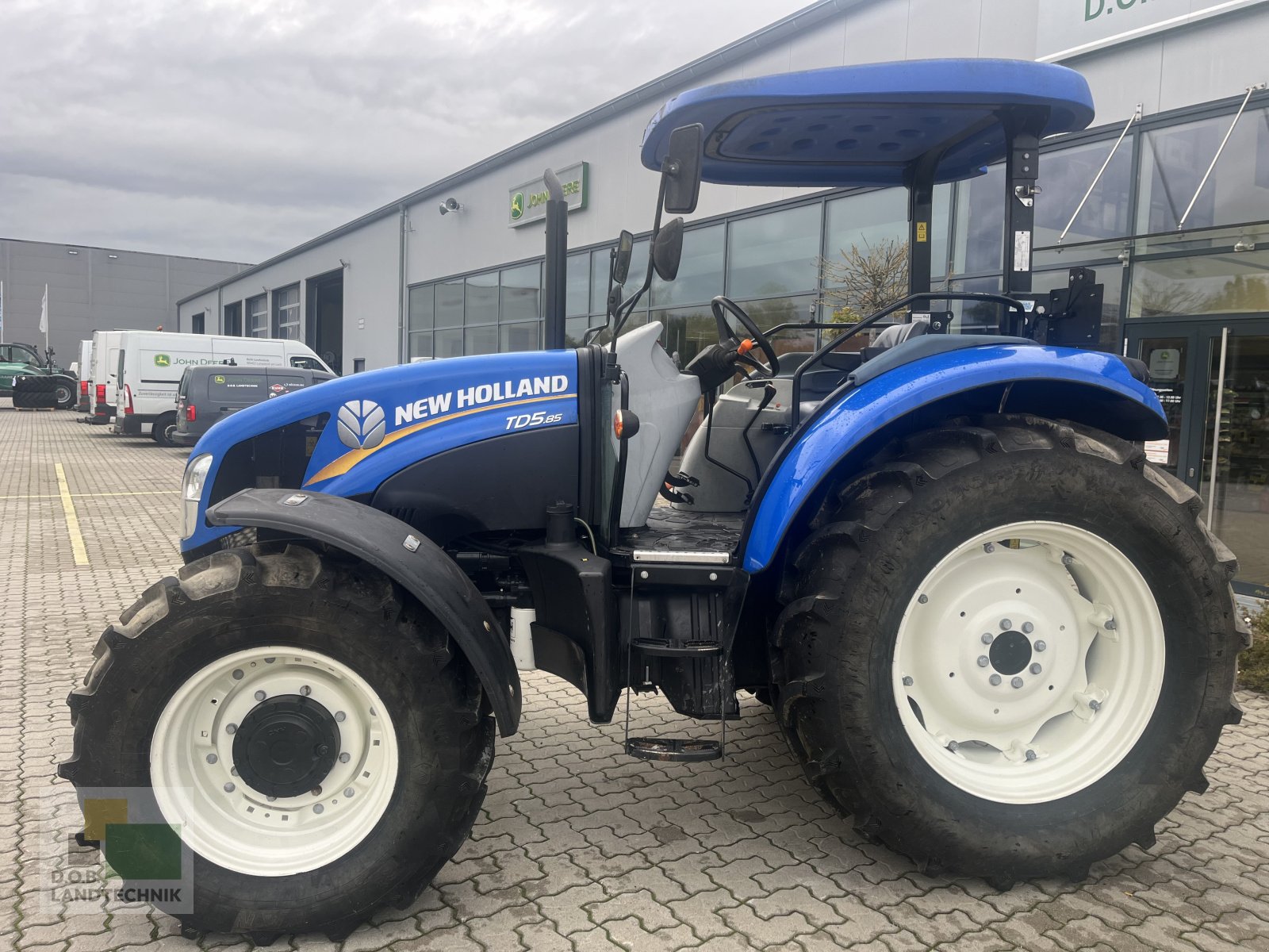 Traktor typu New Holland TD 5.85, Gebrauchtmaschine w Langweid am Lech (Zdjęcie 4)