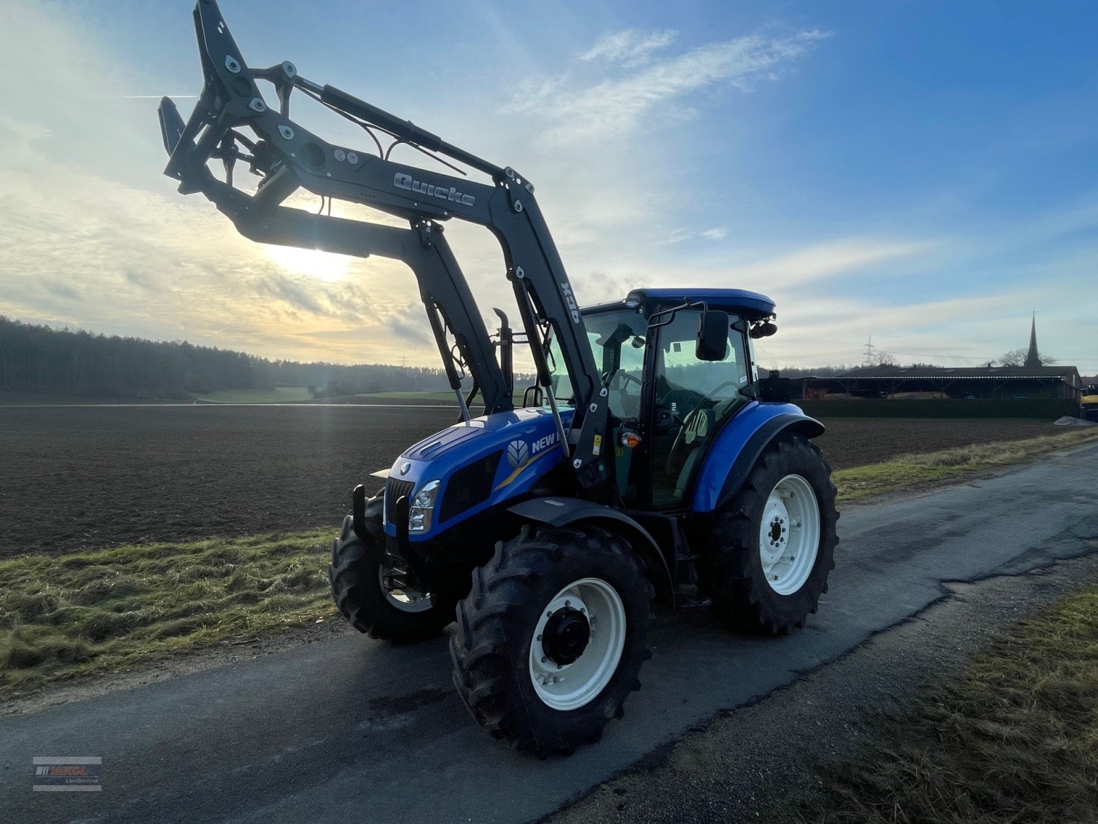 Traktor typu New Holland TD 5.85, Gebrauchtmaschine w Lichtenfels (Zdjęcie 2)