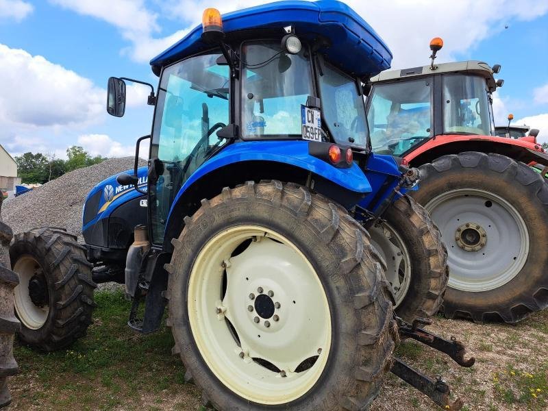 Traktor des Typs New Holland TD 5.95, Gebrauchtmaschine in STENAY (Bild 4)