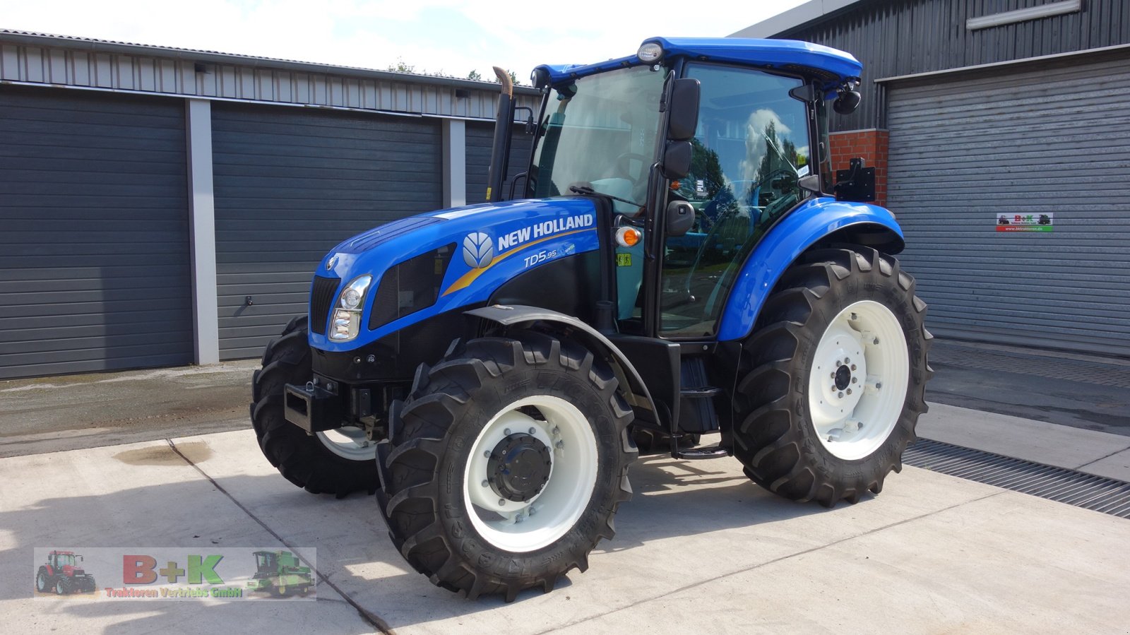 Traktor tipa New Holland TD 5.95, Gebrauchtmaschine u Kettenkamp (Slika 1)