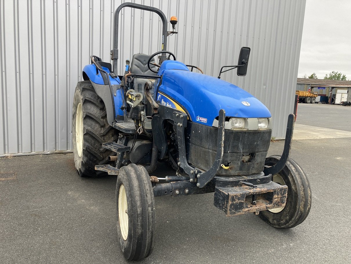 Traktor of the type New Holland TD5010, Gebrauchtmaschine in TREMEUR (Picture 2)