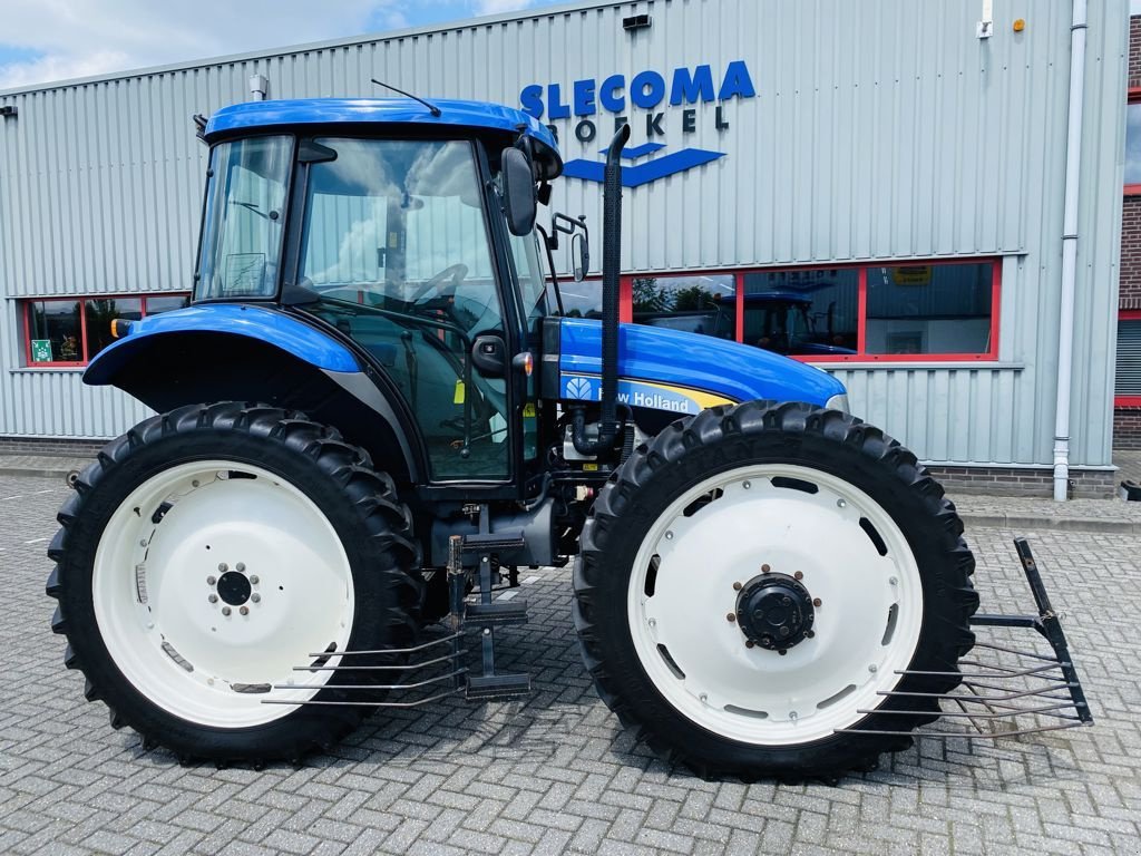 Traktor van het type New Holland TD5050 HIGH CLEARANCE, Gebrauchtmaschine in BOEKEL (Foto 4)