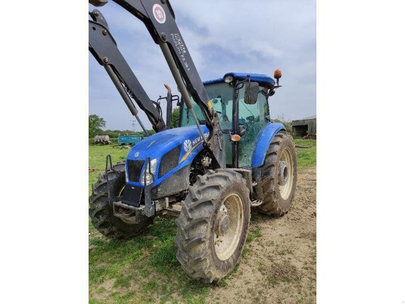 Traktor tip New Holland TD5115, Gebrauchtmaschine in CHATEAUBRIANT CEDEX (Poză 2)