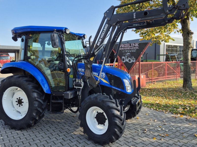 Traktor des Typs New Holland TD5.65 met Frontlader, Gebrauchtmaschine in Schoonebeek