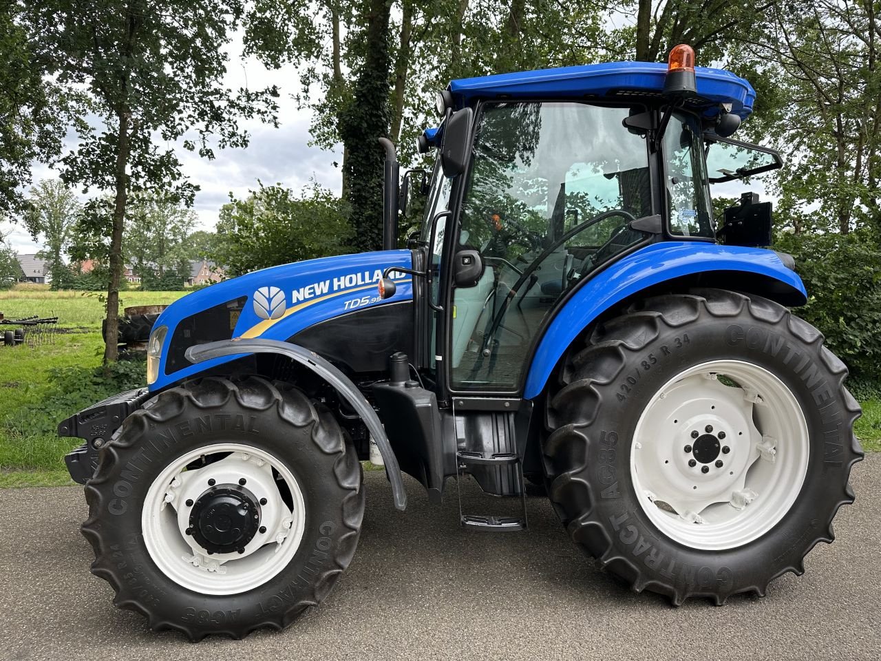 Traktor of the type New Holland TD5.95, Gebrauchtmaschine in Rossum (Picture 4)