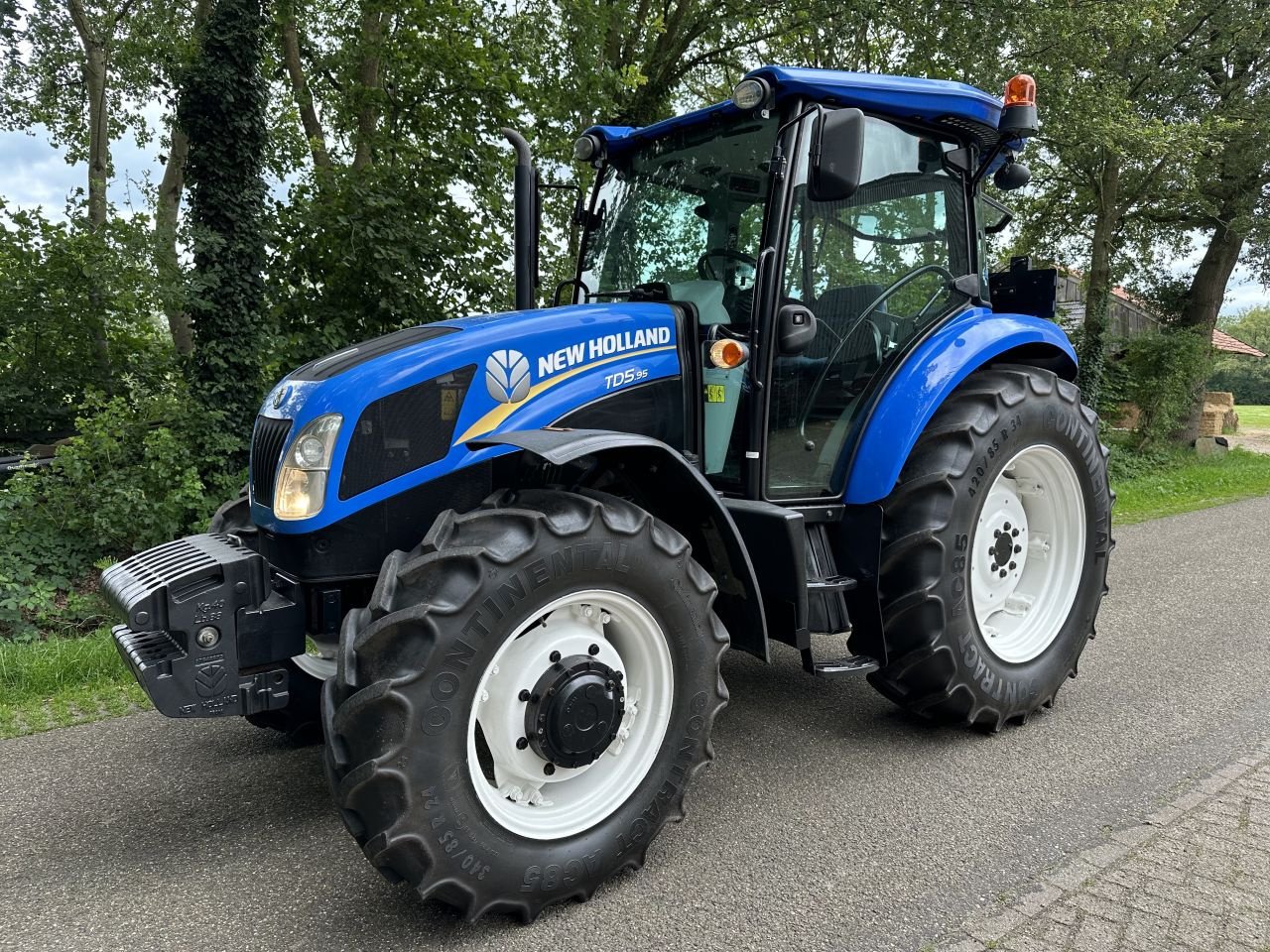 Traktor van het type New Holland TD5.95, Gebrauchtmaschine in Rossum (Foto 1)